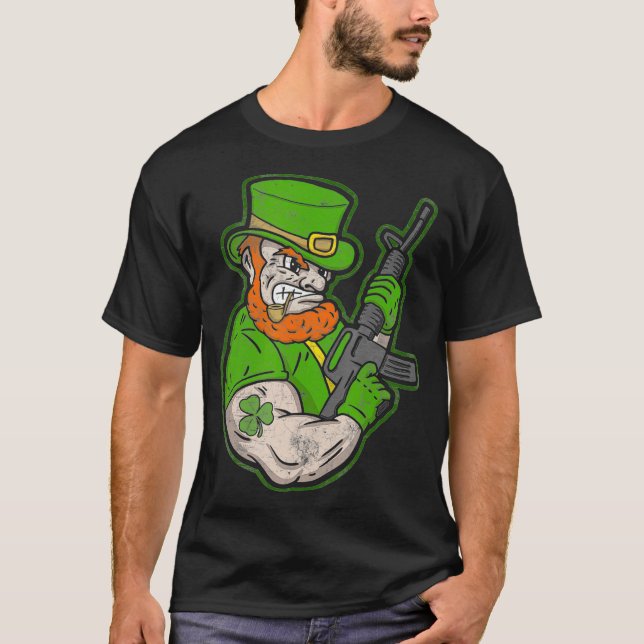 Leprechaun  AR15 Shamrock Irish Military Evil T-Shirt (Vorderseite)