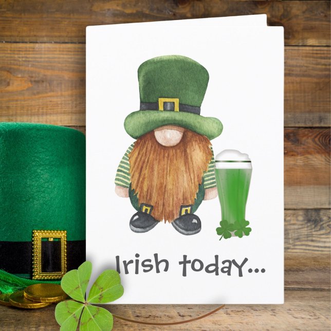 Leprechaun Gnome Beer Funny St Patricks Day Card Ankündigung (Von Creator hochgeladen)