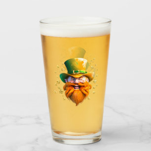 Leprechaun gnome gegenüber Goldmünzen Patrick's Da Glas