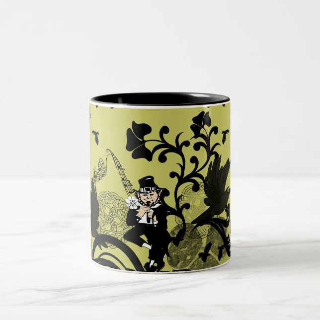 Leprechaun in Schwarz Zweifarbige Tasse (Mittel)