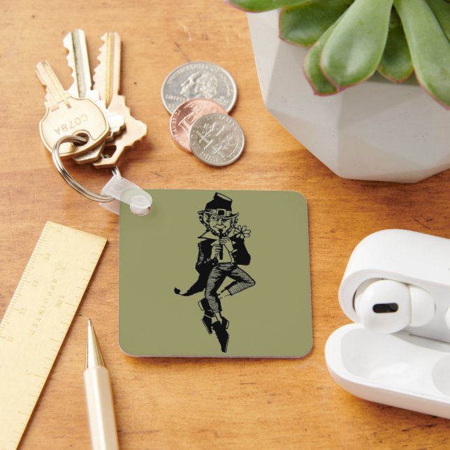 Leprechaun mit Flute Schlüsselanhänger (Schreibtisch)