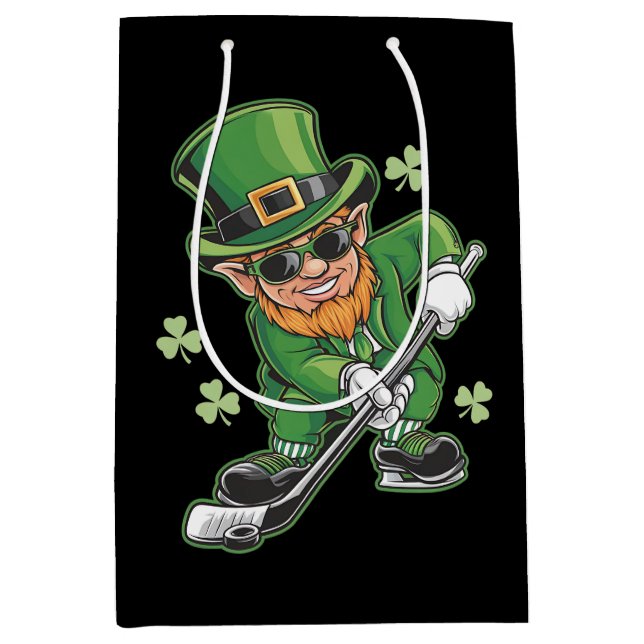 Leprechaun Playing Hockey St Patrick's Day Mittlere Geschenktüte (Vorderseite)