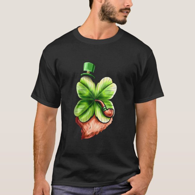 Leprechaun Shamrock With Pipe Hat And Beard St Pat T-Shirt (Vorderseite)