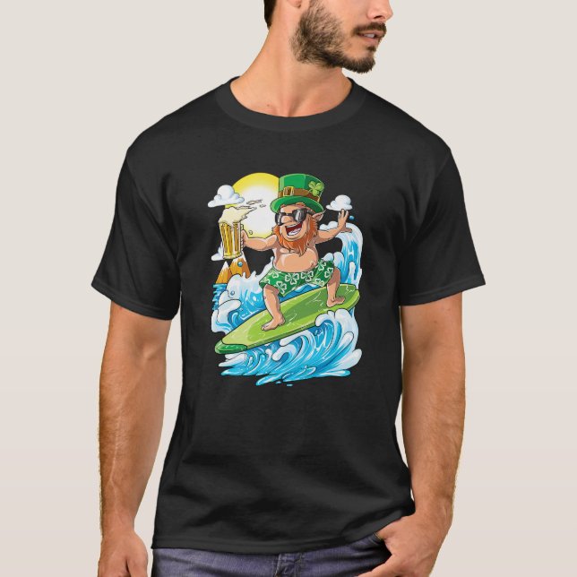Leprechaun St Patricks Day Hawaiian Hawaii Surfing T-Shirt (Vorderseite)