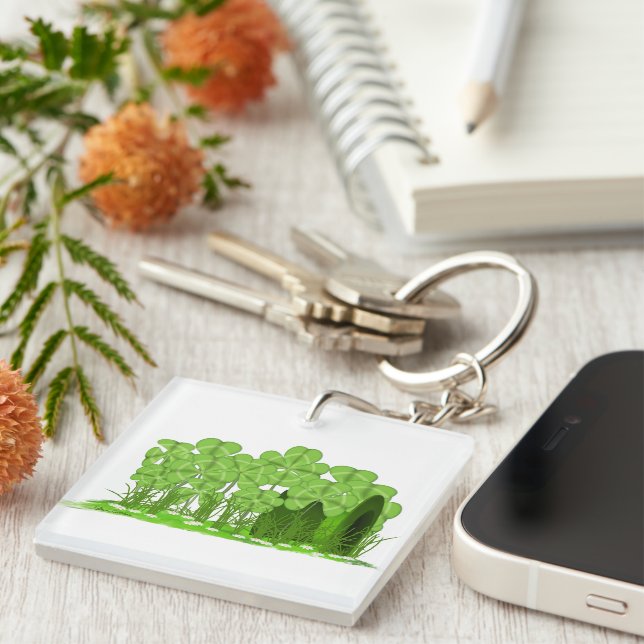 Leprechaun's Top Hat Lying im Bereich der Kleeblät Schlüsselanhänger (Vorderseite rechts)