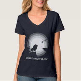 Lerne allein zu kämpfen – Löwe im Mondlicht T-Shirt