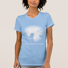 Lerne allein zu kämpfen – Löwe unter Mondlicht T-Shirt