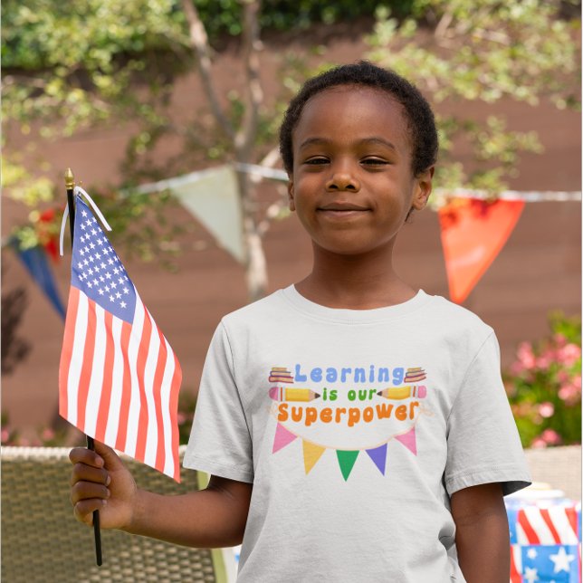 Lernen ist unser Superpower Kids Design T-Shirt (Von Creator hochgeladen)