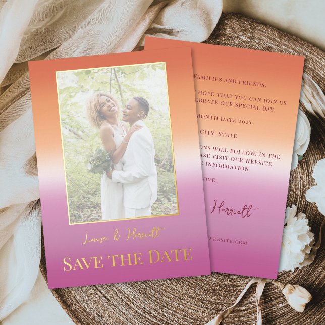 Lesbian Wedding Photo Pride Flag Gradient Gold Folieneinladung (Von Creator hochgeladen)