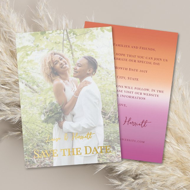 Lesbian Wedding Photo Pride Flag Gradient Gold Folieneinladung (Von Creator hochgeladen)