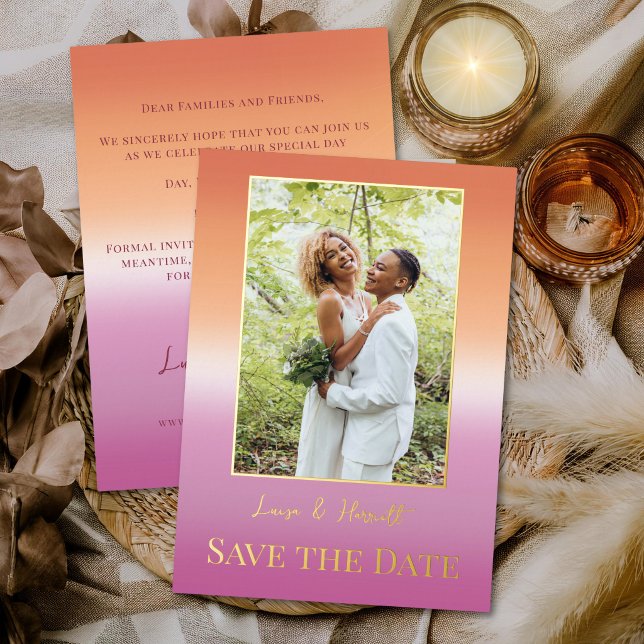 Lesbian Wedding Photo Pride Flag Gradient Gold Folieneinladung (Von Creator hochgeladen)