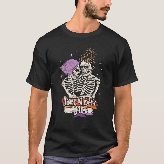 Lesbische Couple Skeletons Valentinstag LGBTQ Lesb T-Shirt (Vorderseite)