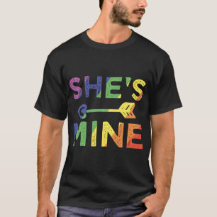 Lesbische Paargeschenke Sie ist mein treuer LGBT-P T-Shirt