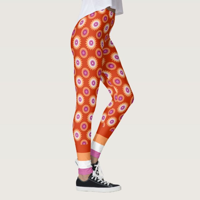 Lesbische Stolperflagge / orangefarbene Blume Leggings (Rechts)