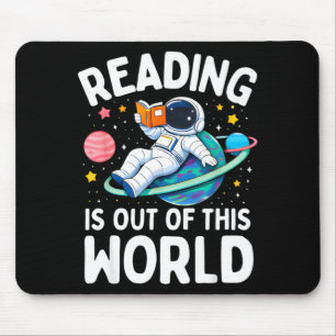 Lesen ist außerirdischer Raumastronaut Mousepad