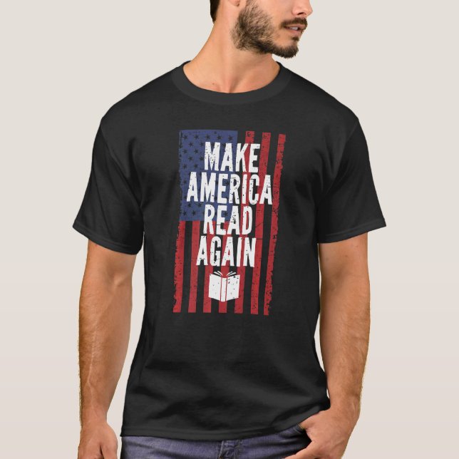 Lesen Sie Amerika noch am 4. Juli im Buch Reading T-Shirt (Vorderseite)