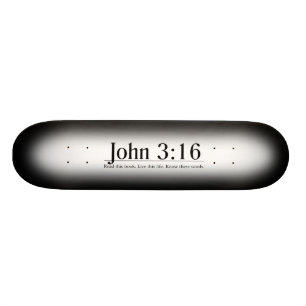 Lesen Sie das Bibel-John-3:16 Skateboard