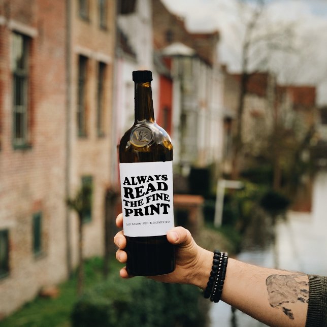 Lesen Sie immer die Fine Print Baby Ankündigung Weinetikett (Always Read The Fine Print Baby Announcement Wine Label, pregnancy announcement ideas)