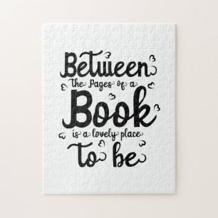 Lesen von Kunst zwischen dem Buchpapier Puzzle