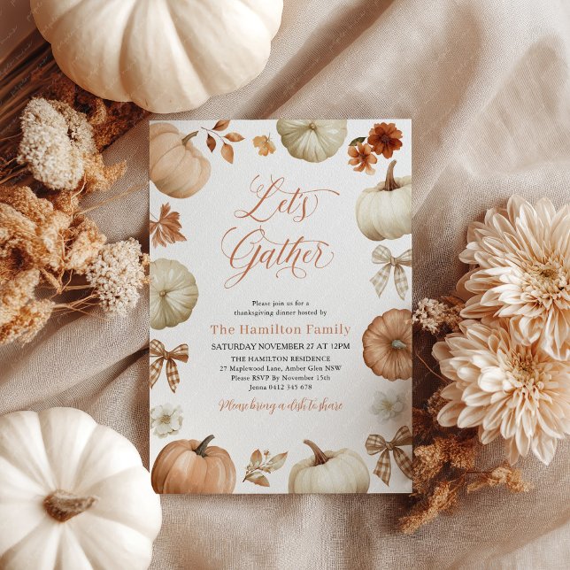 Lets Gather Thanksgiving Dinner Pumpkin Bows Einladung (Let's Gather! Thanksgiving invitation with rustic pumpkins and bows. )