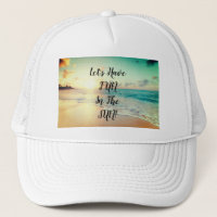"Let's Have Fun" Text auf einem sonnigen Strand Fo