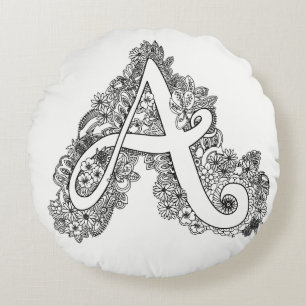 Letter Ein monokdoodles geklapftes Muster rundes K Kissen