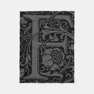 Letter F Mittelalterliche Monogram Art Nouveau Fleecedecke