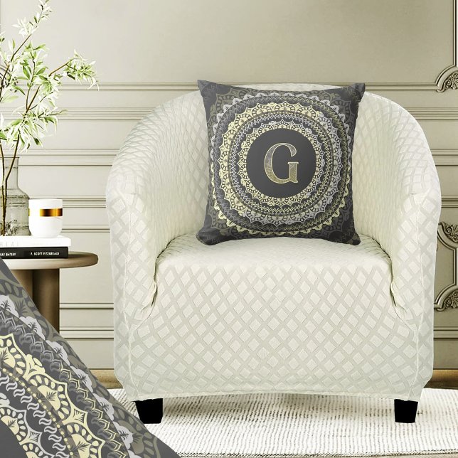 Letter G Monogram Vintage  Symmetrical Pattern Kissen (Von Creator hochgeladen)