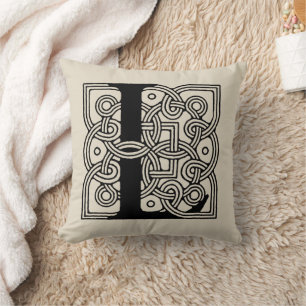 Letter L Vintag Celtic Knot Monogram Kissen