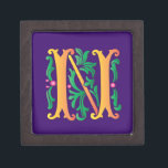 Letter N Monogram-Lilie Schachtel<br><div class="desc">Wir haben das gesamte Alphabet in Fleur-de-lis Eleganz und in jeder Farbe, die Sie sich vorstellen können! Von einem roten A bis hin zu einem tiefblauen J haben wir so viele Möglichkeiten, die Sie sicher finden werden, um genau das zu finden, was Sie brauchen. Verschieben Sie Bilder, Größe nach oben...</div>