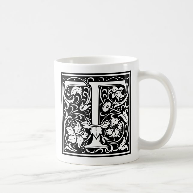 Letter T Mittelalterliches Monogramm Art Nouveau Tasse (Rechts)