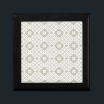 Lettisches Dauermuster Geschenkbox<br><div class="desc">Graues latvina-uraltes Muster</div>