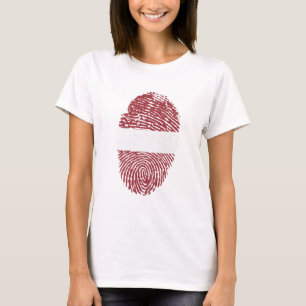 Lettland Flaggen Fingerabdruck Land Primäridentitä T-Shirt
