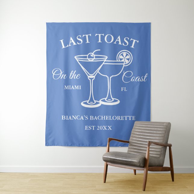 Letzter Toast am Junggeselinnen-Abschied am Strand Wandteppich (Beispiel)