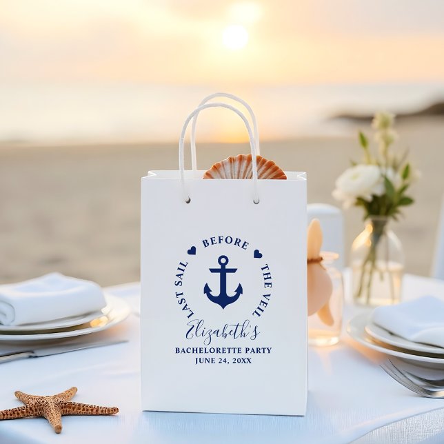 Letztes Segel vor dem Schleier Bachelorette Gefall Mittlere Geschenktüte (Customize to change text size or text style.)