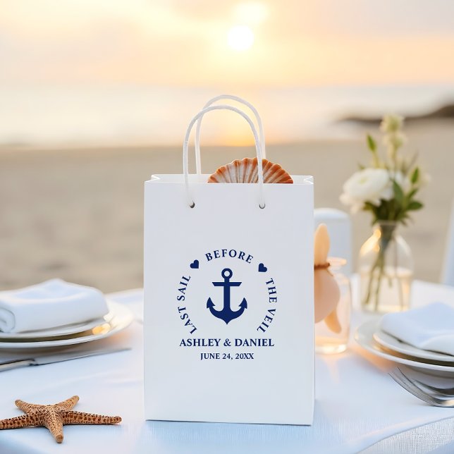 Letztes Segel vor dem Schleier Nautic Gefallen Mittlere Geschenktüte (Customize to change text size or text style.)