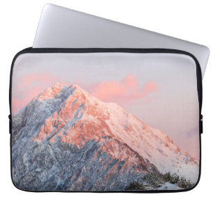 Letztes Sonnenlicht auf dem Berg Storžič, Slowenie Laptopschutzhülle