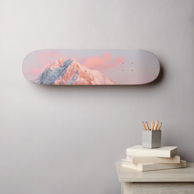 Letztes Sonnenlicht auf dem Berg Storžič, Slowenie Skateboard (Wandkunst (Horz))