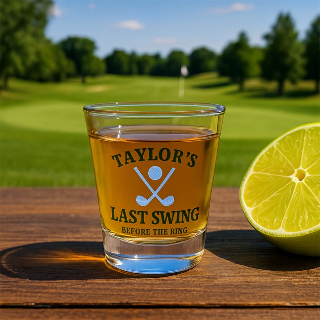 Letztes Swing vor dem Ring Golf Bachelor Schnapsglas (Last Swing Before The Ring Golf Bachelor Shot Glass by Ricaso. For the groom to be and his crew)
