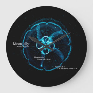 Leuchtende Quallen-Silhouette Große Wanduhr