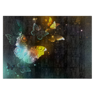 Leuchtende Schmetterlinge und Nachtschmetterlinge Schneidebrett