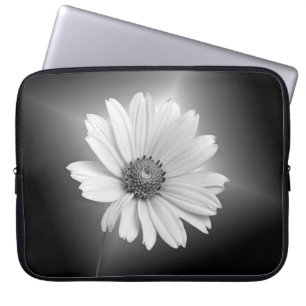 Leuchtende Weiße Kosmosblume Laptopschutzhülle