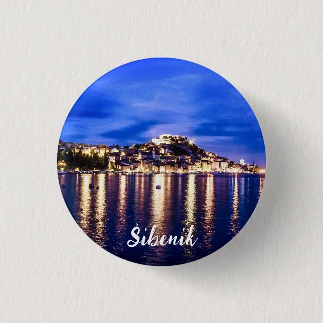 Leuchtender Hafen in Sibenik, Kroatien Button (Vorderseite)