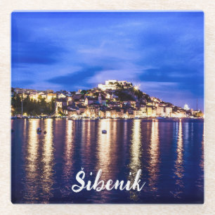 Leuchtender Hafen in Sibenik, Kroatien Glasuntersetzer