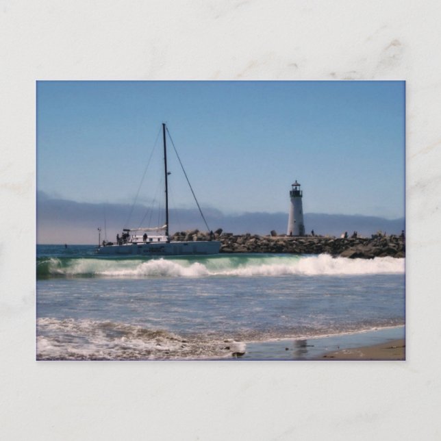 Leuchtturm & Boot Anfahrt zur Postkarte (Vorderseite)