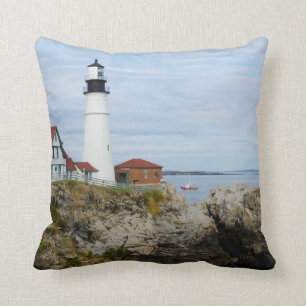 Leuchtturm Portland Headlight auf felsigem Ufer Kissen