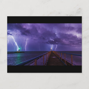Leuchttürme im Gewitter mit Lila Regen Postkarte