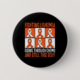 Leukämie, die durch Chemo geht und immer noch dies Button