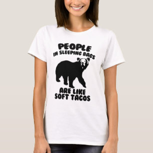 Leute im Schlafsack-Campings-Spaß T-Shirt