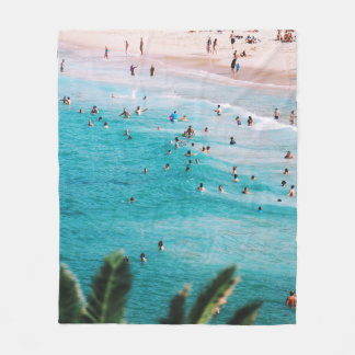 Leute schwimmen am Strand Fleecedecke